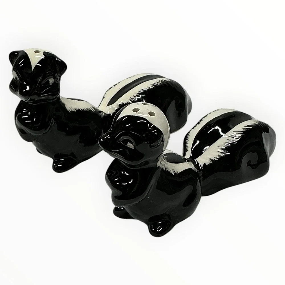 Vintage Relco Creation‎ Anthropomorphic Skunk Salt Pepper Shakers MCM Japan Tags
